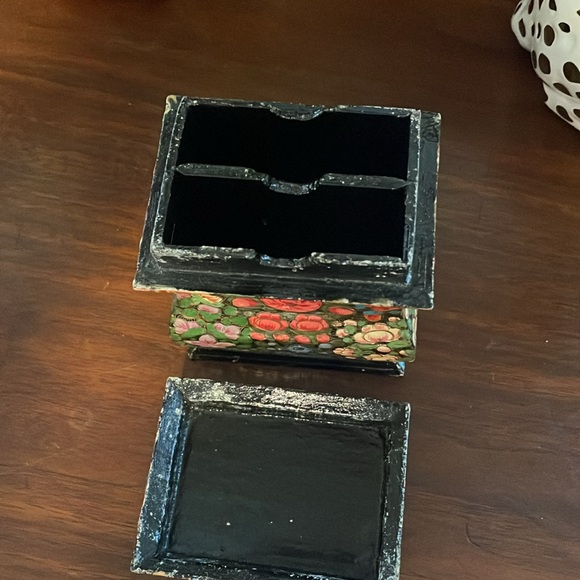 Wood flower trinket box - Picture 6 of 11